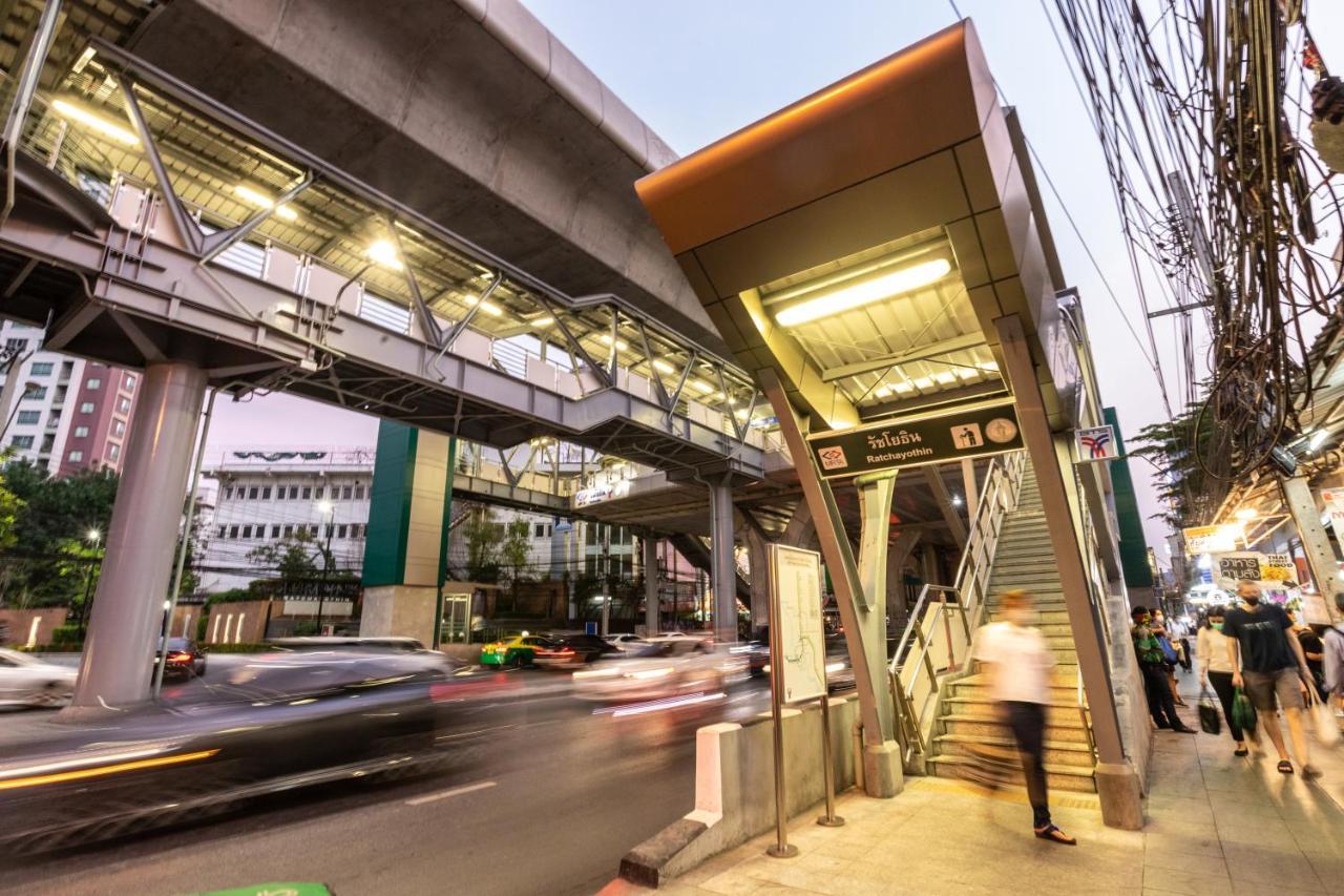 Baan Kun Mhor Hostel บ้านคุณหมอโฮสเทล Bangkok Bagian luar foto