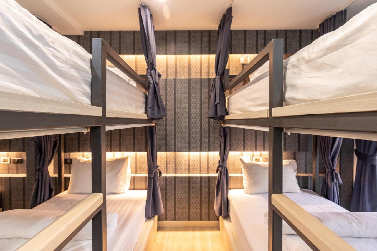 Baan Kun Mhor Hostel บ้านคุณหมอโฮสเทล Bangkok Bagian luar foto