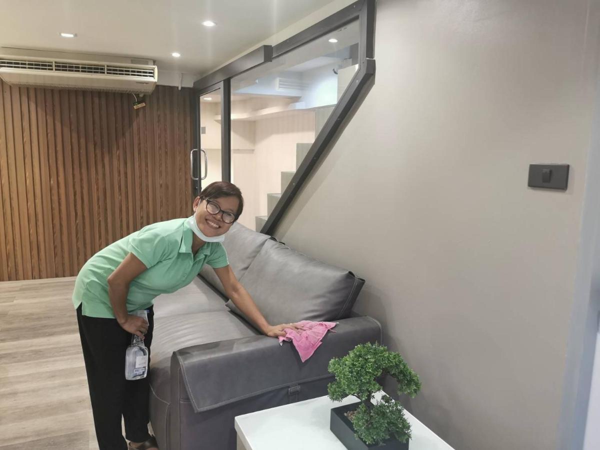 Baan Kun Mhor Hostel บ้านคุณหมอโฮสเทล Bangkok Bagian luar foto